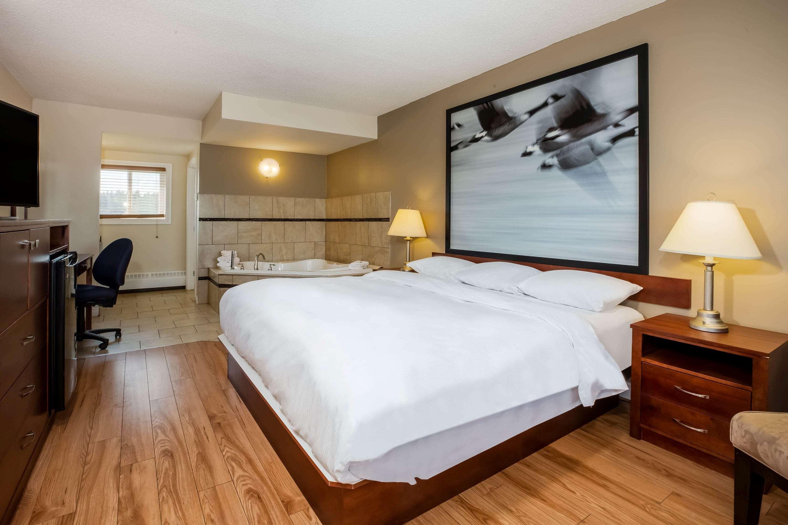 Super 8 By Wyndham Smoky Lake Buitenkant foto